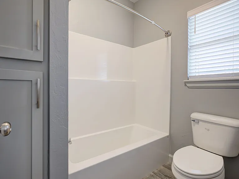 shower bath Primary bathroom