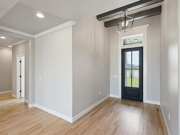 3rd image of 902 Fluvi Cir