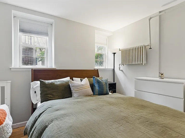 240 Brattle St #1 — Photo 12
