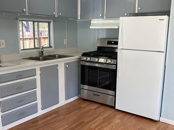 Kitchen - New stove, counters, fresh paint, hardwood floors