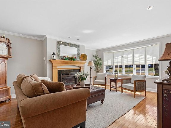 4th image of 181 Sleighride Rd