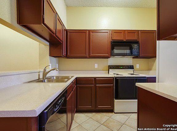 3rd image of 12279 Apricot Dr