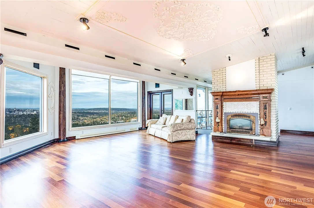 4 bed, 4110 sqft, $6,000 — Photo 3