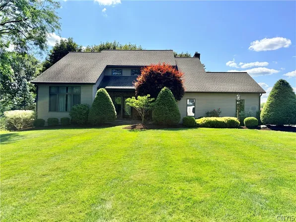 6125 Oakridge Rd, Auburn, NY 13021
