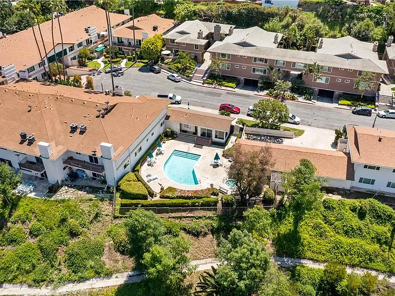1360 Shadow Ln #M — Photo 1