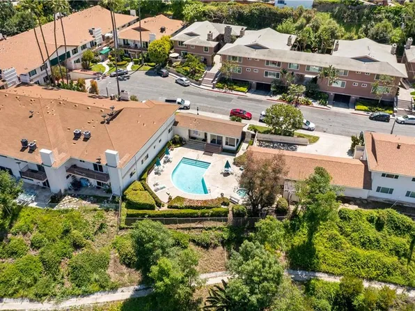 1360 Shadow Ln Unit M, Fullerton, CA 92831