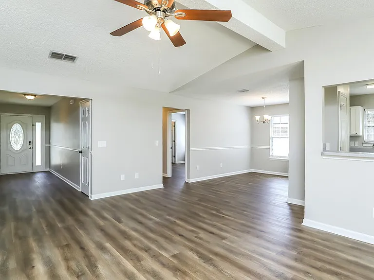 1142 Windy Willows Dr — Photo 3