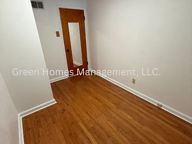 895 Harrison St — Photo 12