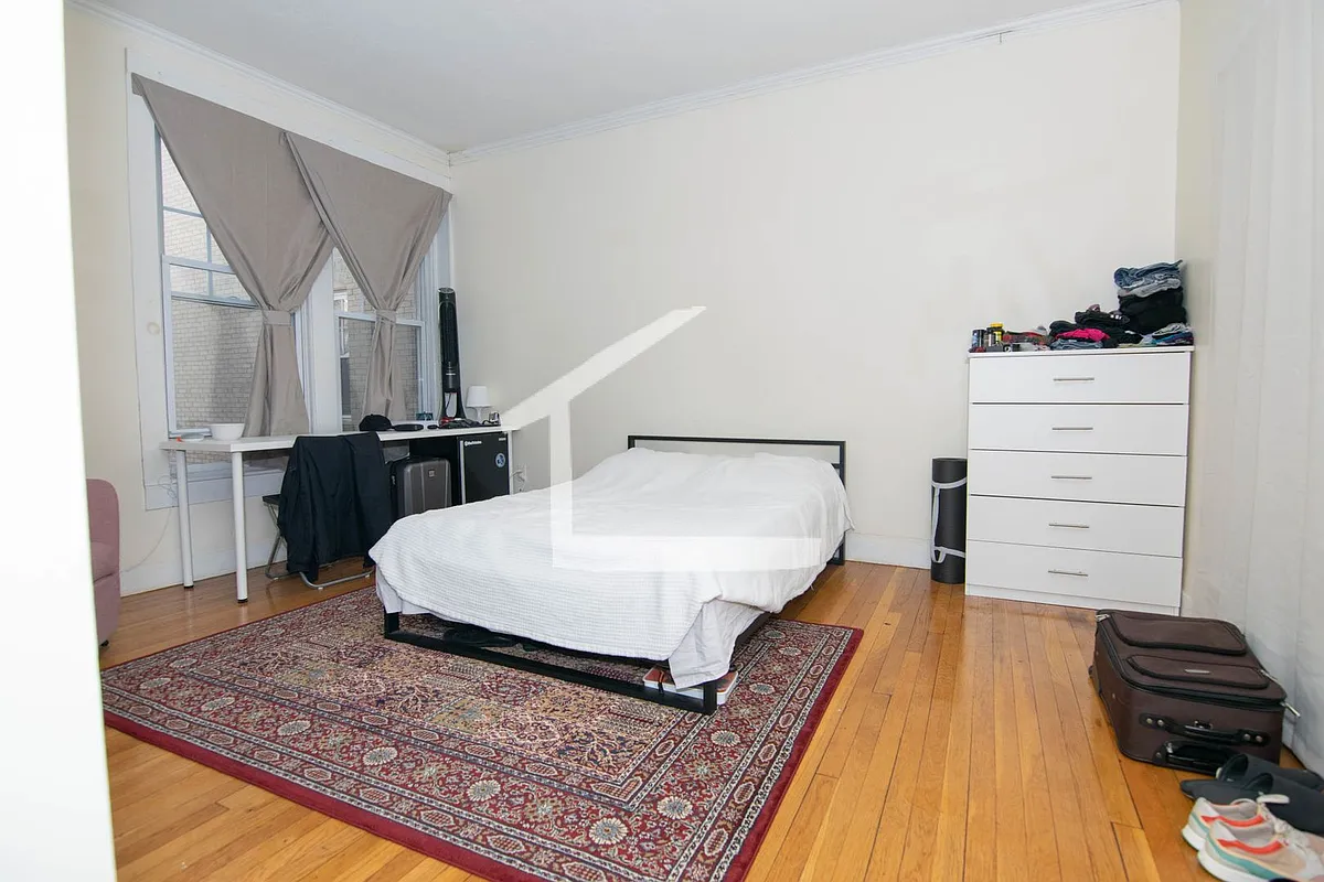 Building Photo - 70 Gibbs St #3C