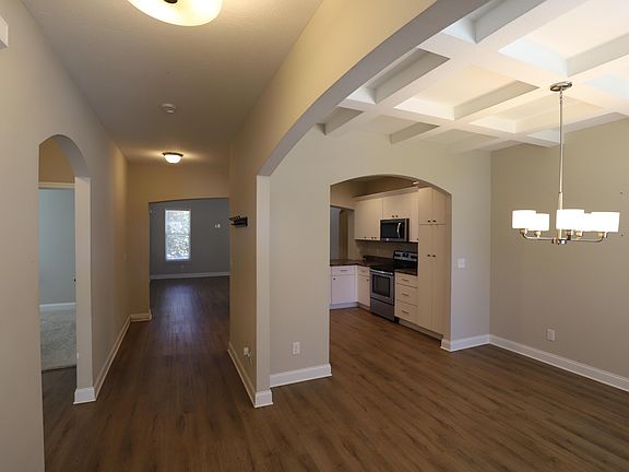 4th image of 1928 Seaborn Dr