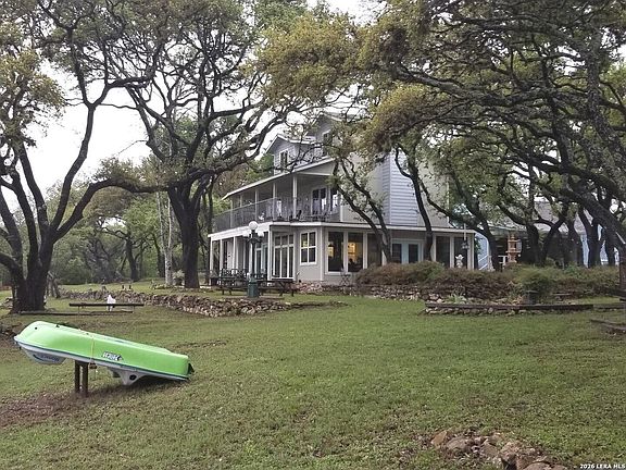 5th image of 1676 Lake Dr