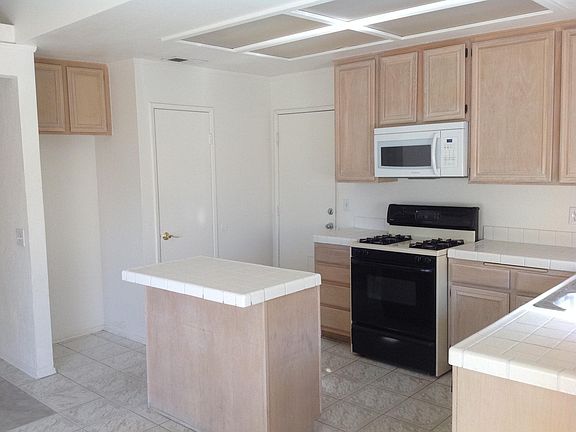 3rd image of 80539 Jasmine Ln