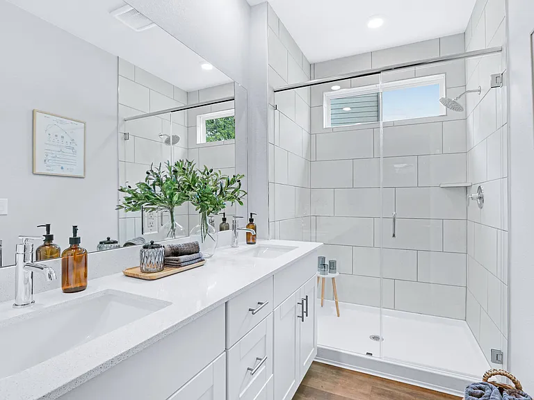 Los Cielos at Brooks Luxury Rentals — Photo 4