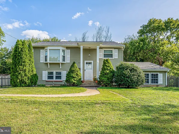9725 Damascus Dr, Manassas, VA 20109