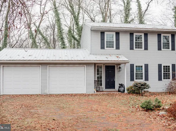 8 Garden Cir, Shamokin Dam, PA 17876