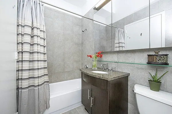 Rented by Keller Williams NYC | media 22