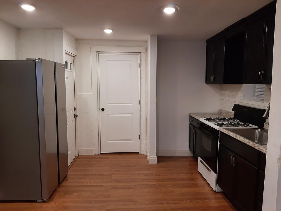 2nd image of 12524 109th Ave #1