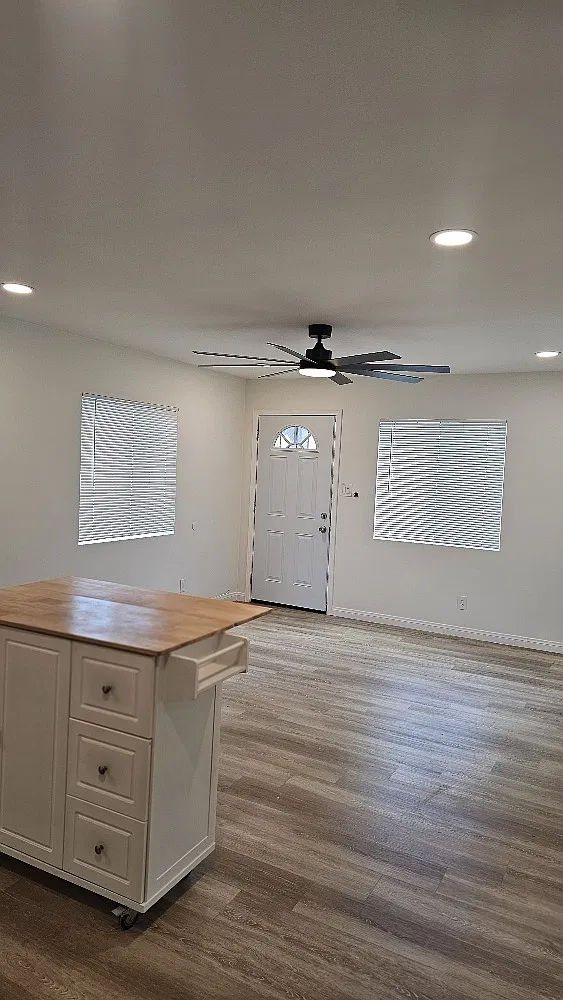 3 bed, 1000 sqft, $3,350 — Photo 3