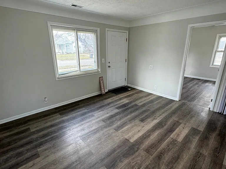 6033 Marvin St — Photo 1