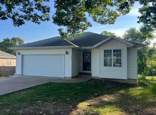 744 Poplar Ct, Marshfield, MO 65706