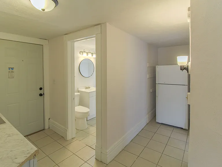 416 Douglas Ave — Photo 14