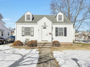 22 1st St, Mahwah, NJ 07430