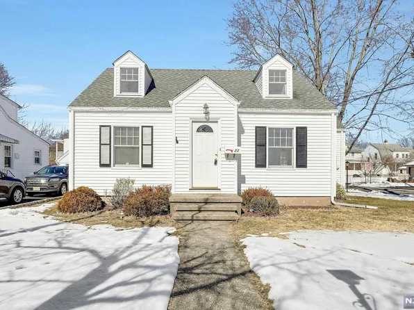 22 1st St, Mahwah, NJ 07430