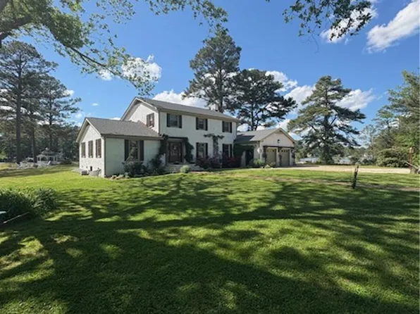 125 Aldebaran Rd, Mathews, VA 23109