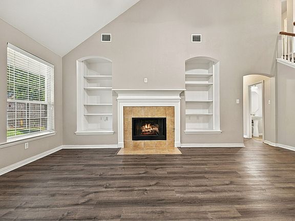 5th image of 323 Deaton Dr
