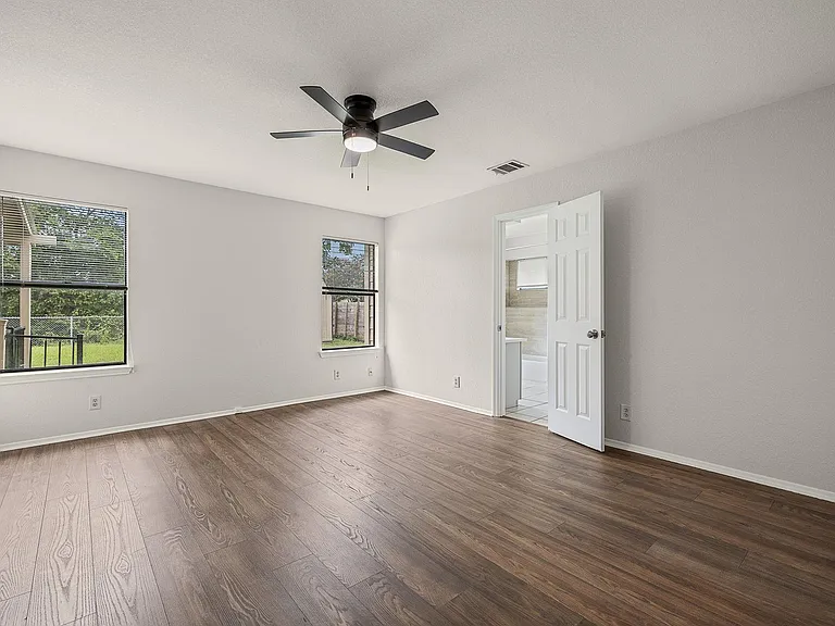 8905 Bridgewood Trl — Photo 18