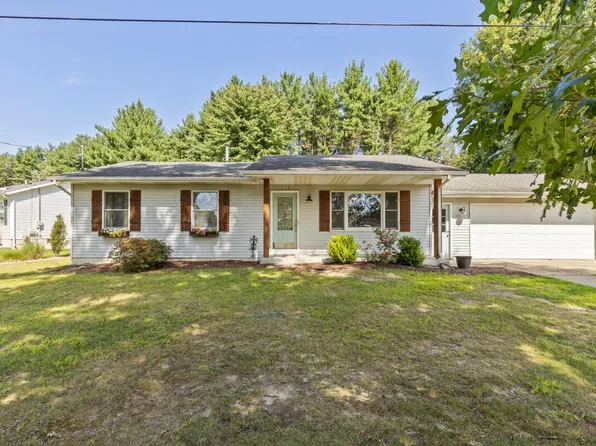 11928 Lakeridge Dr, Wayland, MI 49348