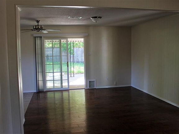 4th image of 2806 Denise Dr