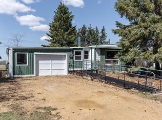 315 & 317 E Macrae St, Bawlf, AB T0B2K0