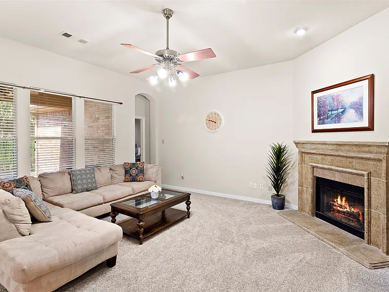 1819 Olympia Dr — Photo 10