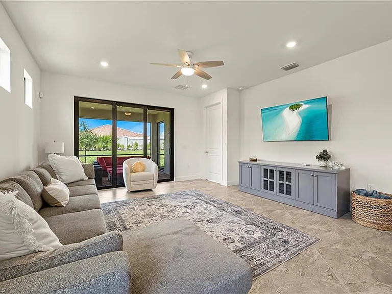 17434 Caravita Ln — Photo 9