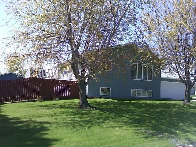 1st image of 211 Jackson Ave W