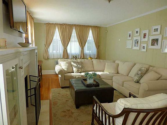 2nd image of 53 Richmond Ave