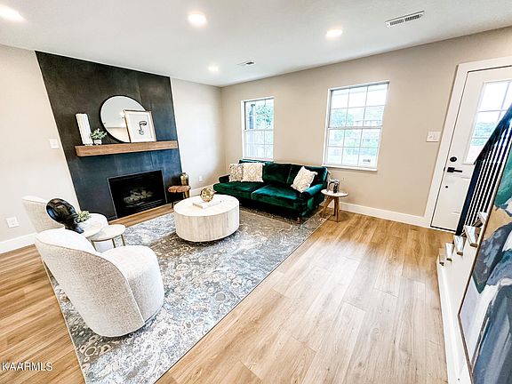 4th image of 2368 Wadsworth Dr