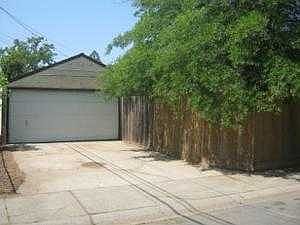 detached 2 car garage