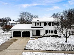 807 Spahn Dr, Waunakee, WI 53597