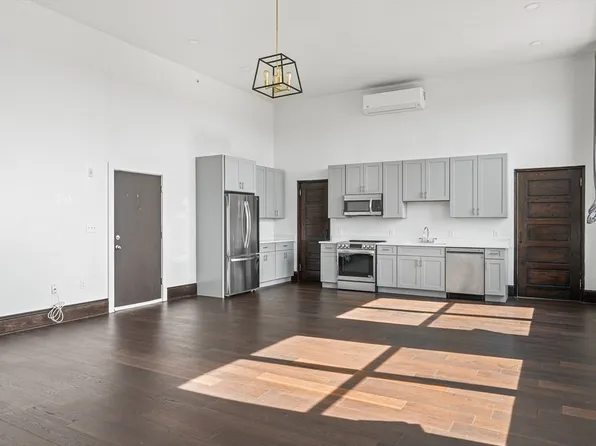 90 Washington St #304, Taunton, MA 02780