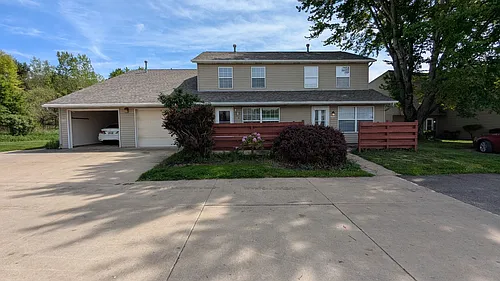 859 Kerns Dr NE Photo 1