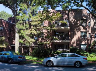 75 Knightsbridge Rd APT 3I, Great Neck, NY 11021