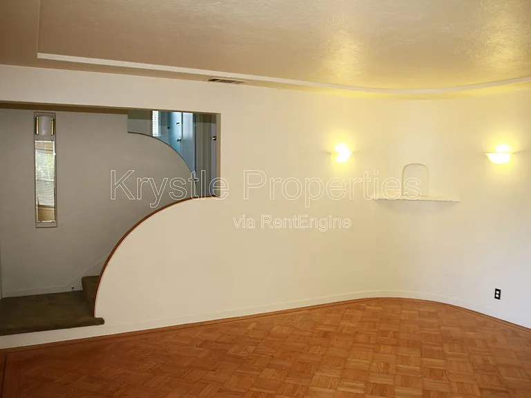 271 Viewmont Ave — Photo 3