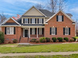 5708 Mabe Dr, Oak Ridge, NC 27310