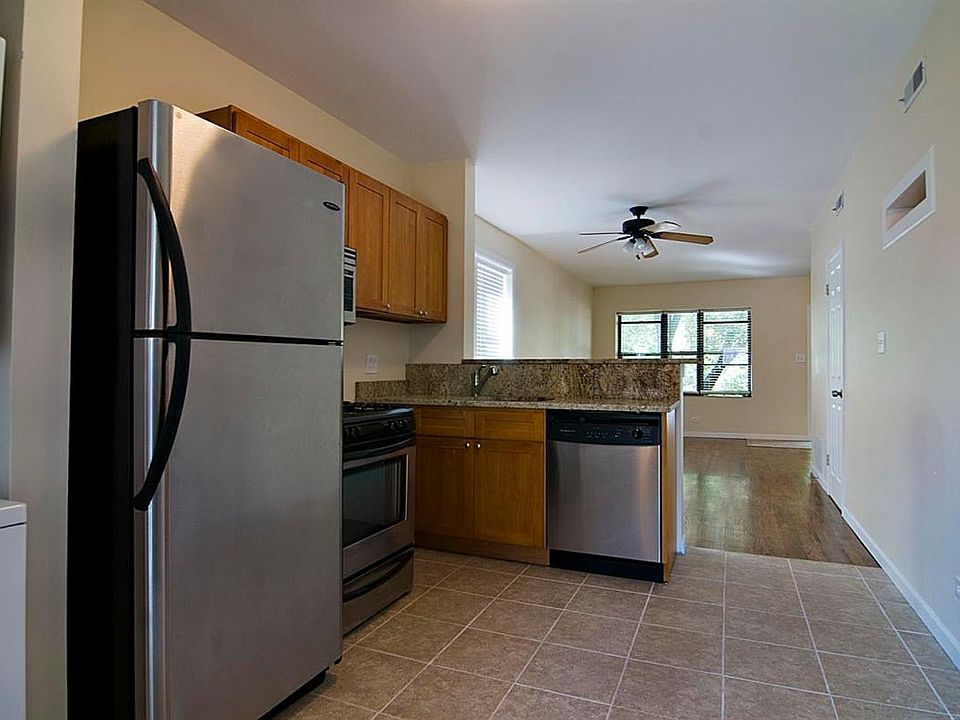 2nd image of 2039 N Wolcott Ave APT 2F