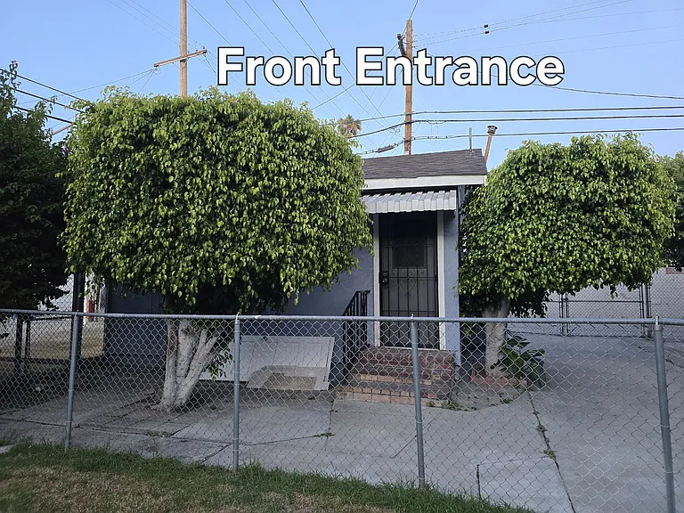 6122 1/2 Stafford Ave — Photo 1