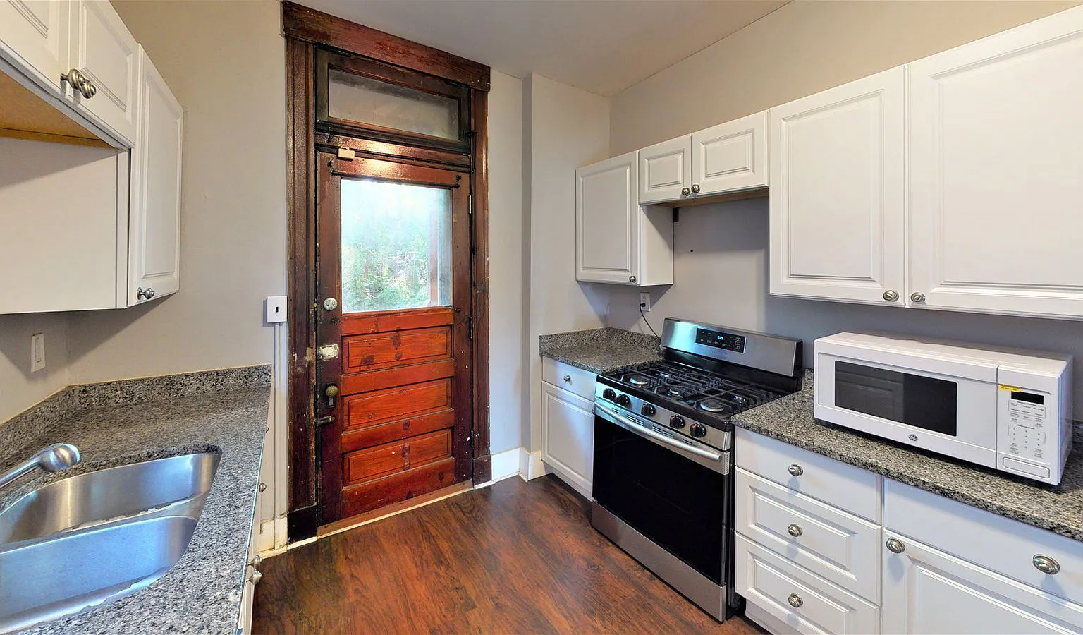 5 bed, 2.0 bath, $3,995 — Photo 2