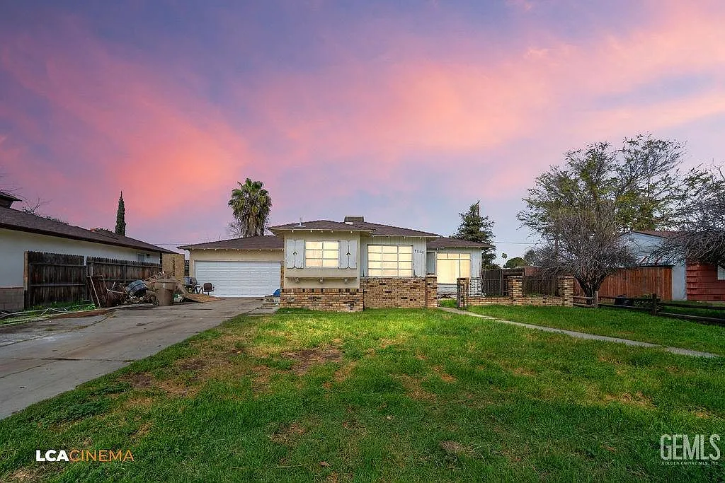 4600 Fishering Dr photo 1