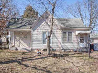 1225 Market St, Pekin, IL